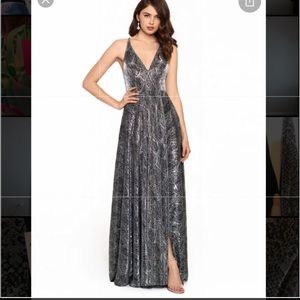 Betsy & Adam metallic brocade gown with pockets!!
